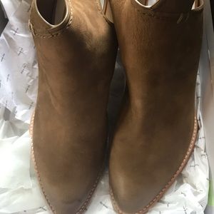 Dolce Vita size 8.5 bootie